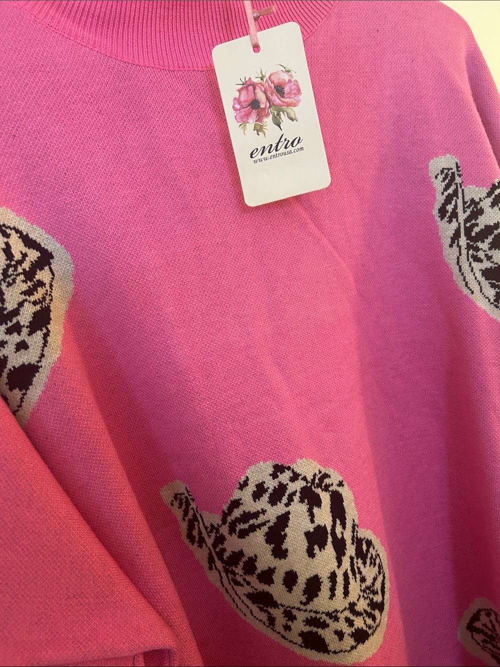 entro Women’s Large Sweater Bright Pink Mock Neck Animal Print Cowboy Hats NWT - Picture 5 of 16